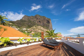Гостиница Madeira Surf Camp  Порту-Да-Круш
